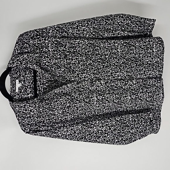 Notations Gray & Black Leopard Print Button Front Blouse wFront Pockets & Slits - Picture 15 of 16